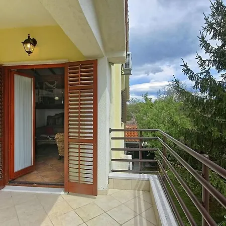Adorata 1 Vinez
